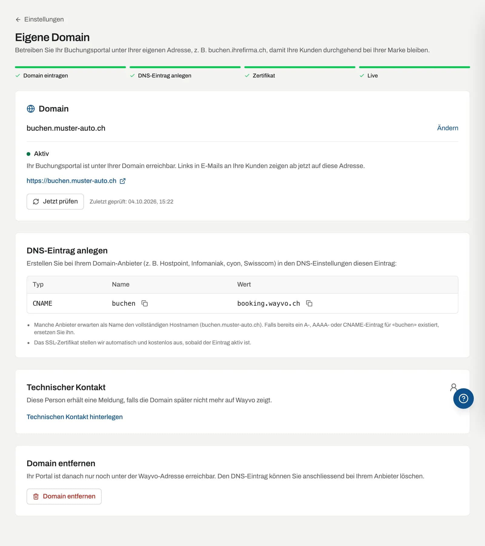 Seite Eigene Domain mit Fortschrittsanzeige, Status, DNS-Eintrag und technischem Kontakt